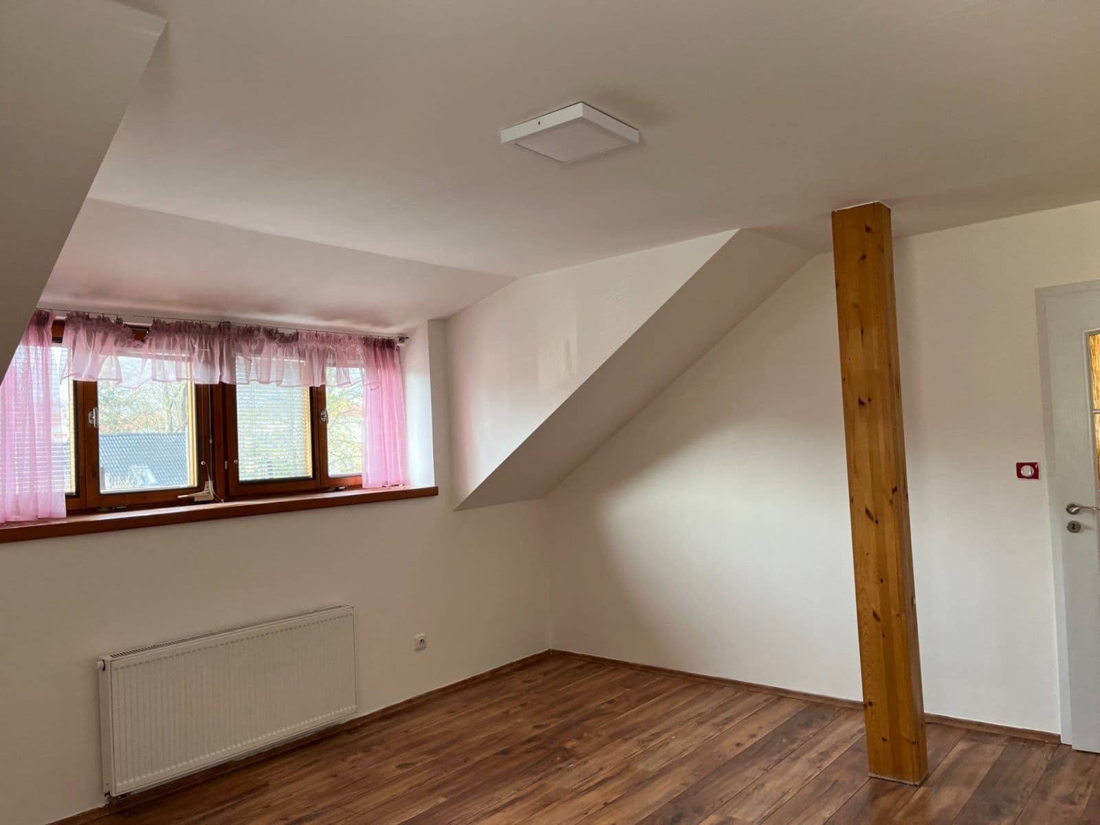 Pronájem bytu 3+1 120 m², Havlíčkovo nám., Kladno, Středočeský kraj Pronájem bytu 3+1 120 m², Havlíčkovo nám., Kladno, Středočeský kraj