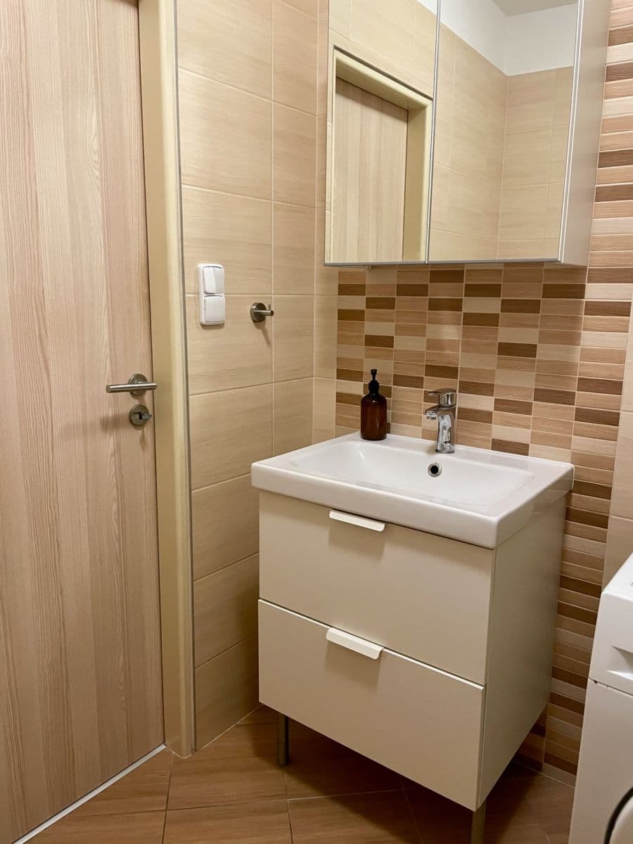 Prodej bytu 3+kk 76 m², Týřovická, Praha, Praha Prodej bytu 3+kk 76 m², Týřovická, Praha, Praha