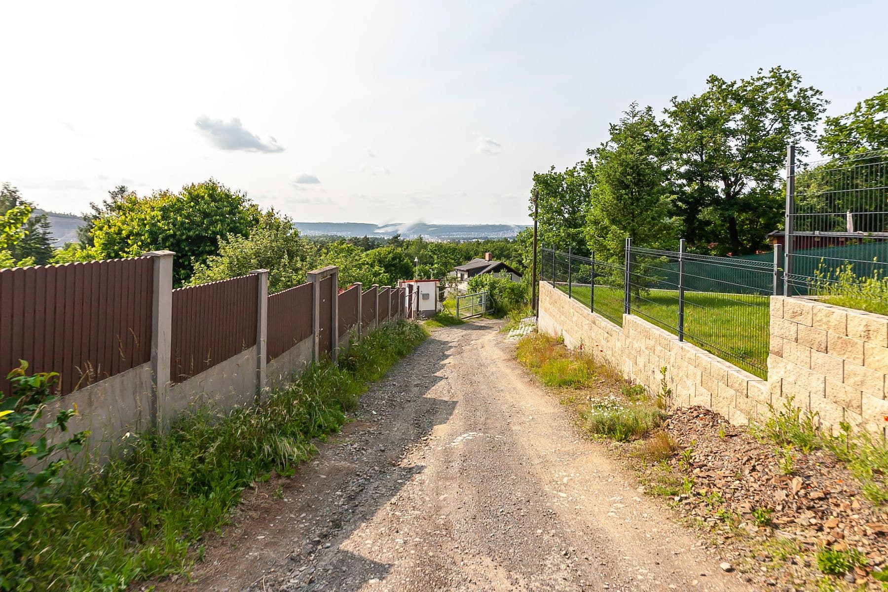 Prodej chaty, chalupy 35 m², pozemek 614 m², Ke Lhotě, Dolní Břežany, Středočeský kraj Prodej chaty, chalupy 35 m², pozemek 614 m², Ke Lhotě, Dolní Břežany, Středočeský kraj