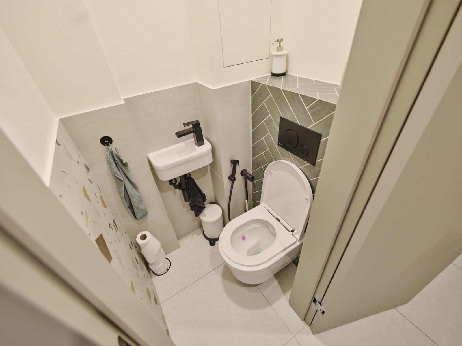 Pronájem bytu 2+kk 55 m², Svojetická, Praha, Praha Pronájem bytu 2+kk 55 m², Svojetická, Praha, Praha