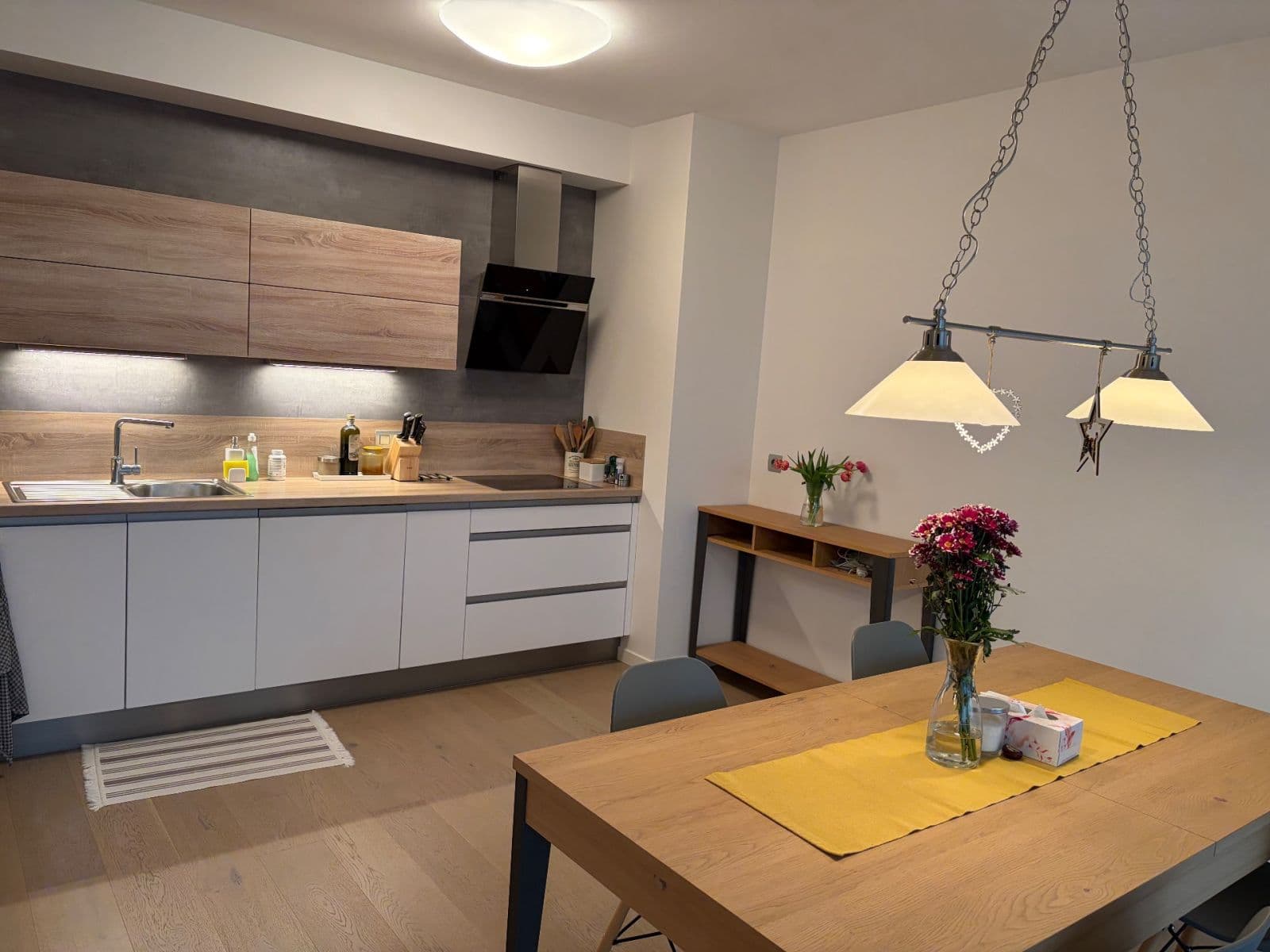 Pronájem bytu 2+kk 64 m², Menclova, Praha, Praha Pronájem bytu 2+kk 64 m², Menclova, Praha, Praha