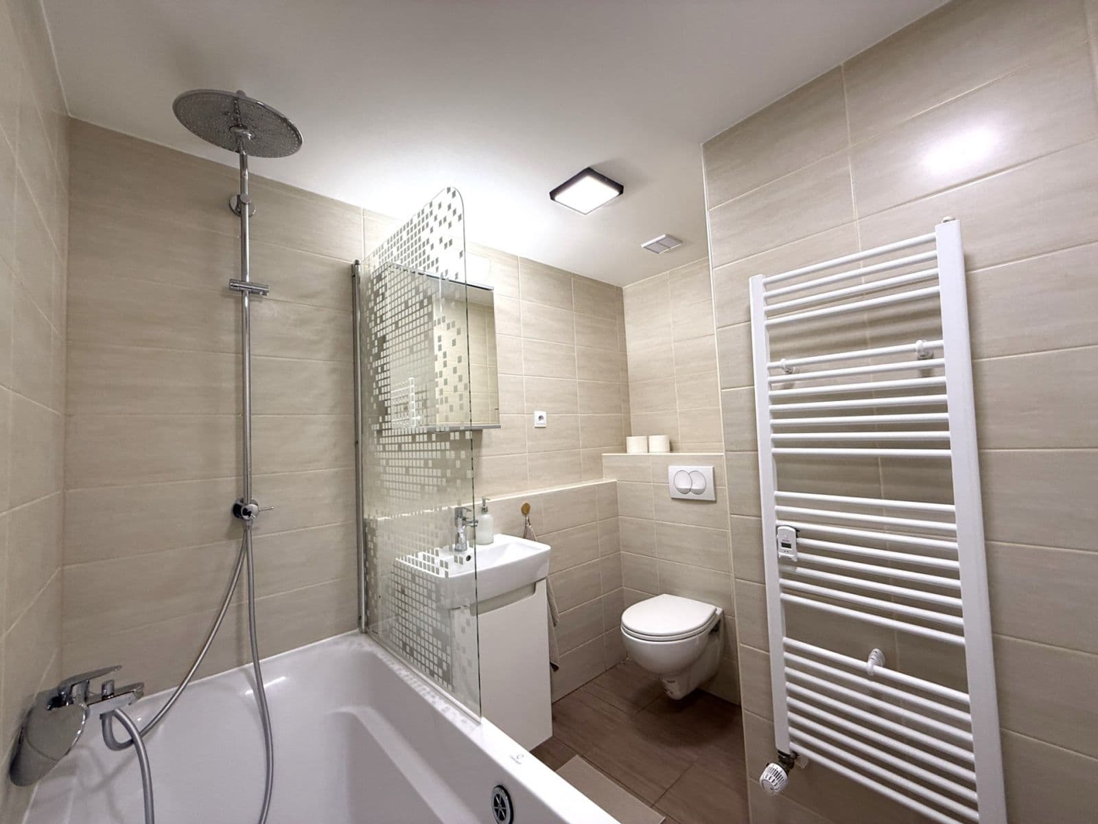 Prodej bytu 2+kk 43 m², Hnězdenská, Praha, Praha Prodej bytu 2+kk 43 m², Hnězdenská, Praha, Praha