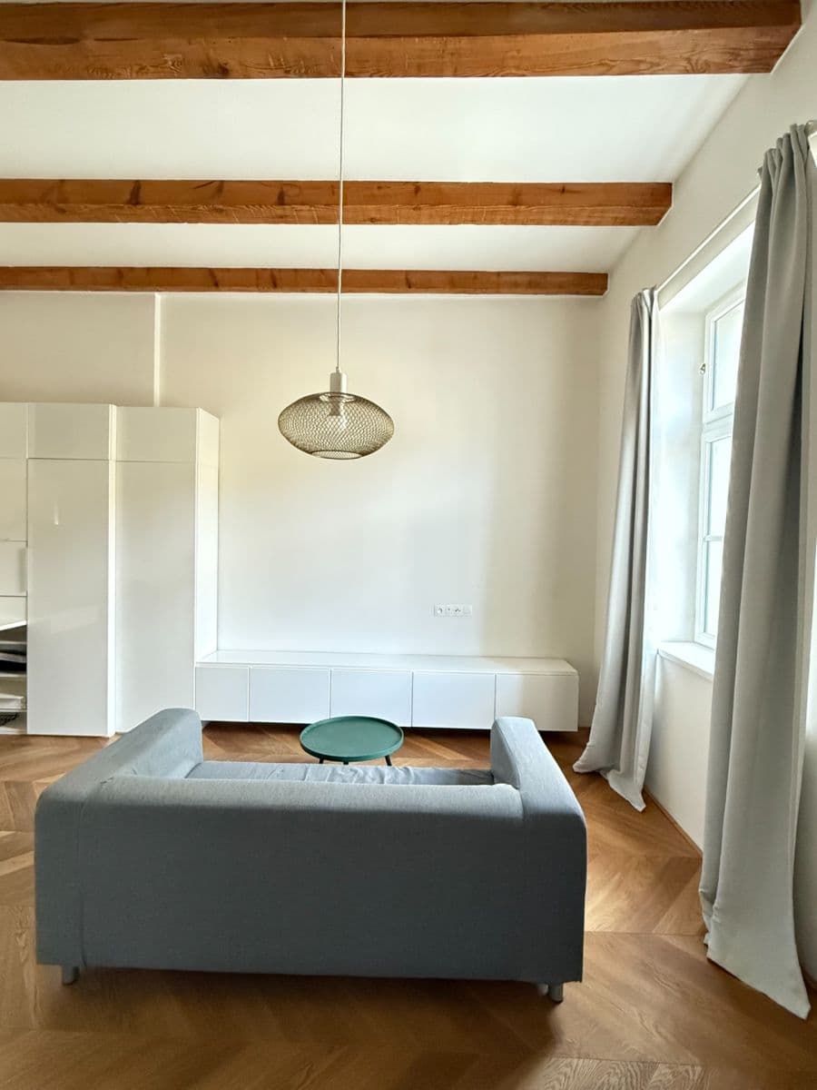 Pronájem bytu 2+kk 46 m², 28. pluku, Praha, Praha Pronájem bytu 2+kk 46 m², 28. pluku, Praha, Praha