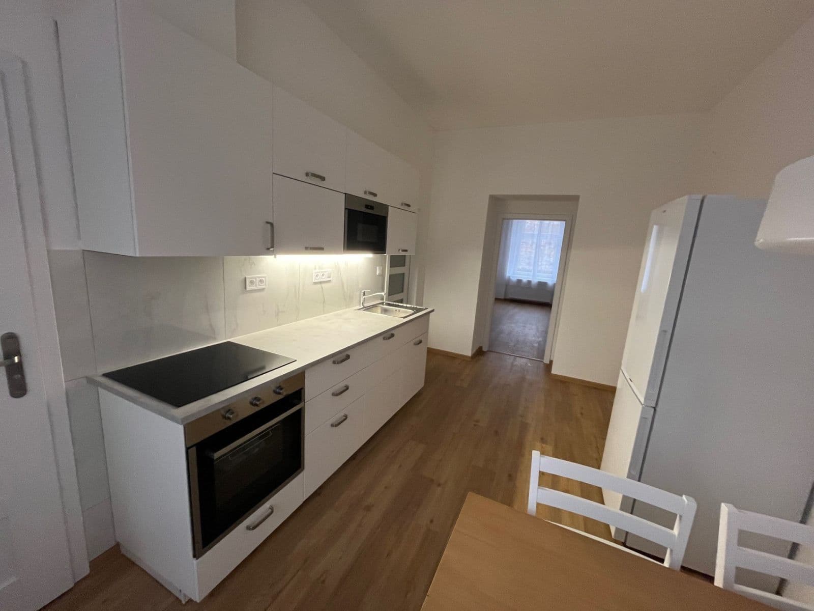 Pronájem bytu 1+1 40 m², Pod Kavalírkou, Praha, Praha Pronájem bytu 1+1 40 m², Pod Kavalírkou, Praha, Praha