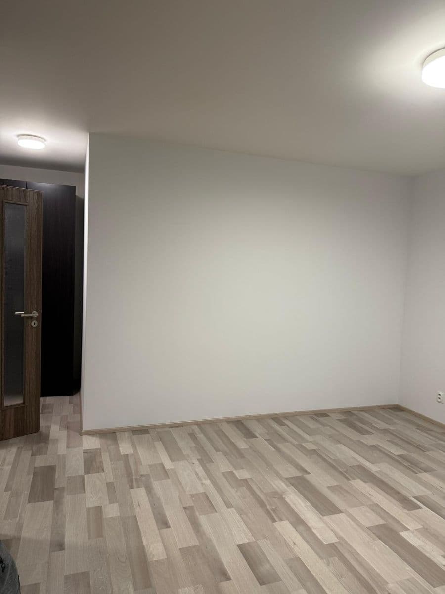 Pronájem bytu 1+kk 33 m², Strnadových, Praha, Praha Pronájem bytu 1+kk 33 m², Strnadových, Praha, Praha