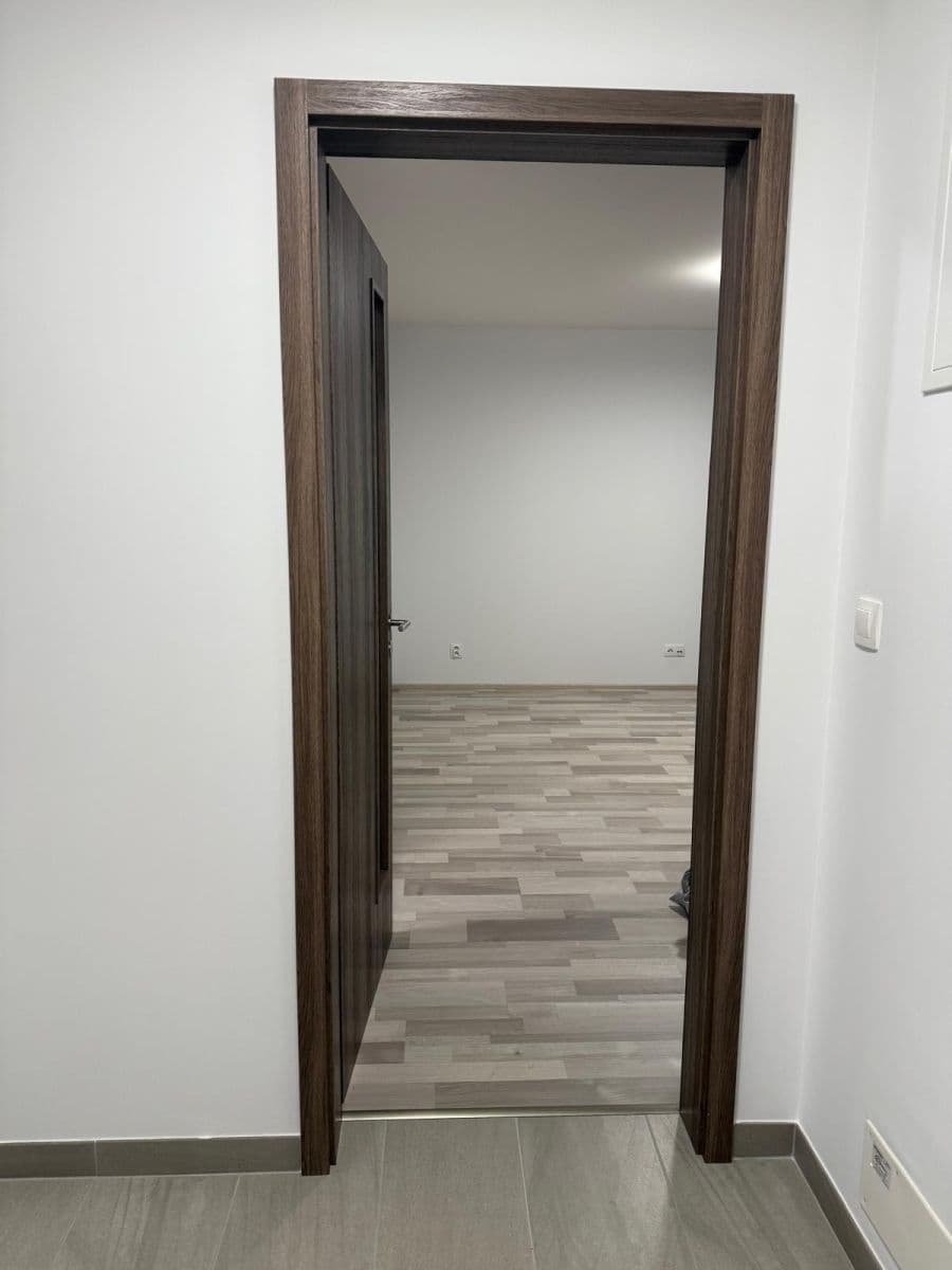 Pronájem bytu 1+kk 33 m², Strnadových, Praha, Praha Pronájem bytu 1+kk 33 m², Strnadových, Praha, Praha