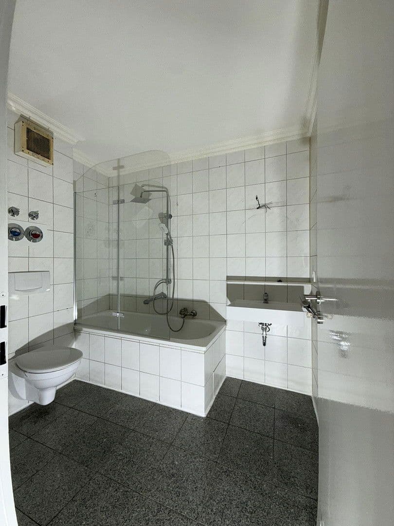 Pronájem bytu 2+kk 65 m², Prinzregentenstraße 39, Ludwigshafen am Rhein, Porýní-Falc Pronájem bytu 2+kk 65 m², Prinzregentenstraße 39, Ludwigshafen am Rhein, Porýní-Falc