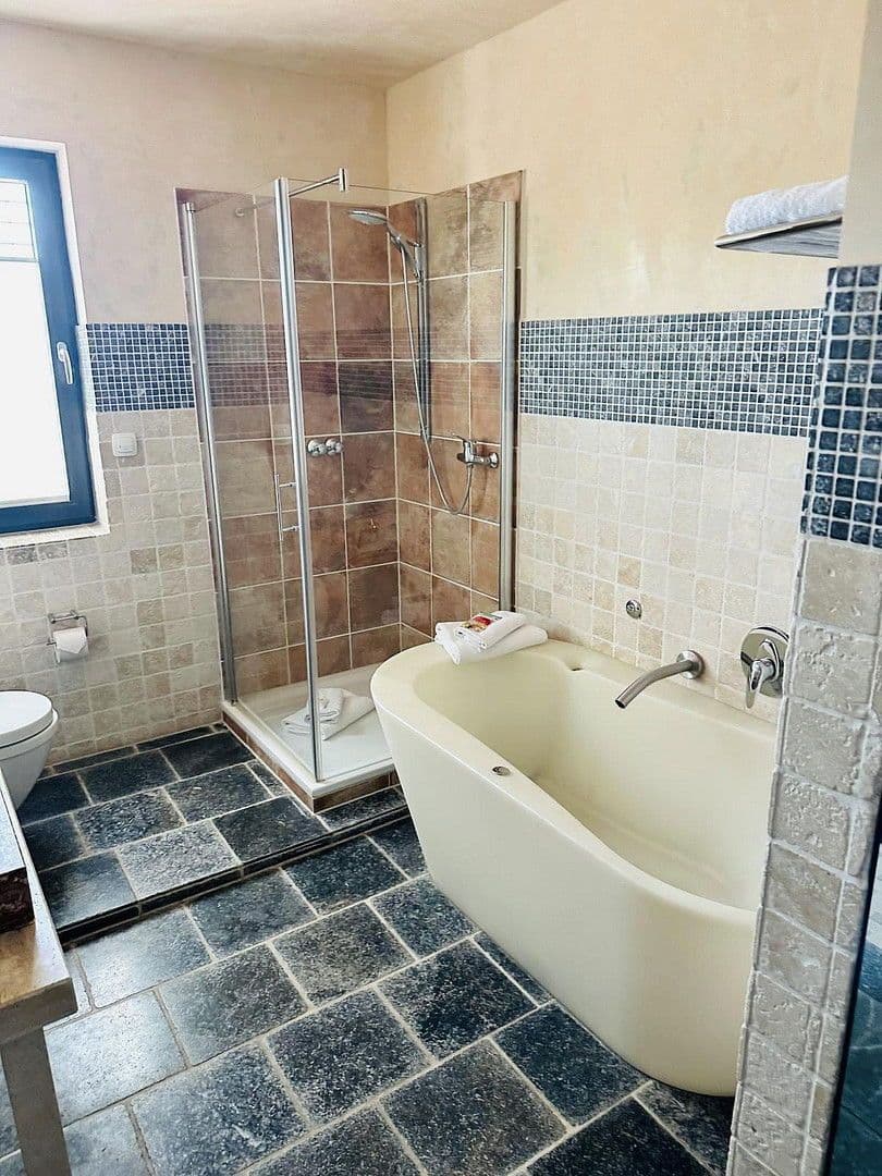 Pronájem bytu 2+1 65 m², Friedrich-Ebert-Str. 82-84, Oppenheim, Porýní-Falc Pronájem bytu 2+1 65 m², Friedrich-Ebert-Str. 82-84, Oppenheim, Porýní-Falc