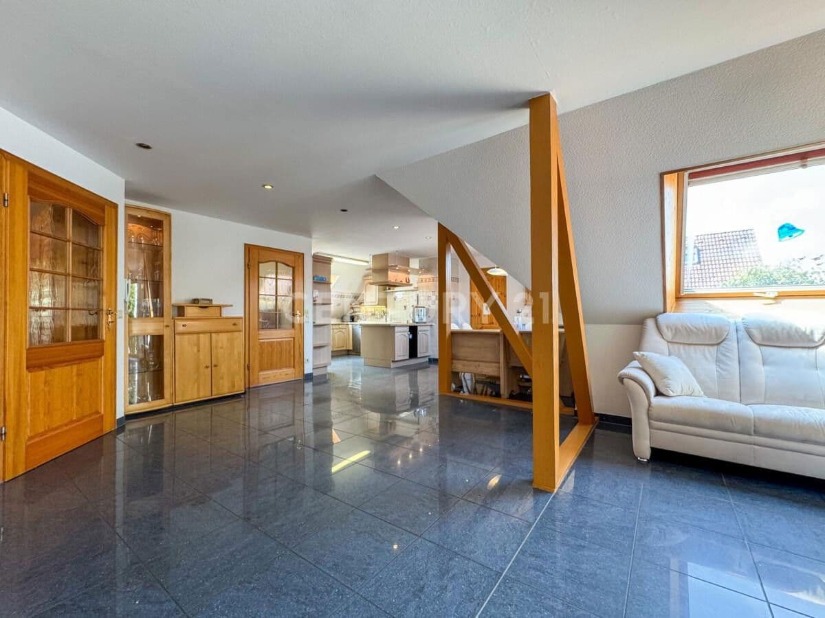 Pronájem bytu 6+1 148 m², Hutstraße 15, 18, Itzgrund, Bavorsko Pronájem bytu 6+1 148 m², Hutstraße 15, 18, Itzgrund, Bavorsko