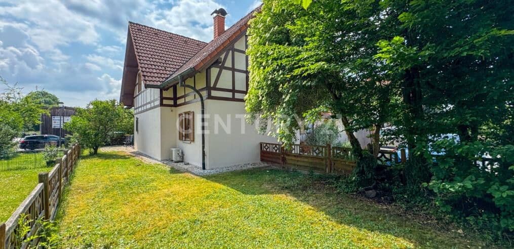 Pronájem bytu 6+1 148 m², Hutstraße 15, 18, Itzgrund, Bavorsko Pronájem bytu 6+1 148 m², Hutstraße 15, 18, Itzgrund, Bavorsko