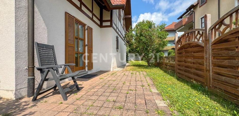 Pronájem bytu 6+1 148 m², Hutstraße 15, 18, Itzgrund, Bavorsko Pronájem bytu 6+1 148 m², Hutstraße 15, 18, Itzgrund, Bavorsko