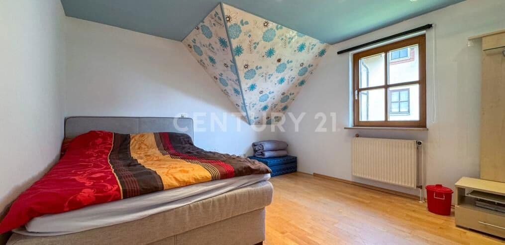 Pronájem bytu 6+1 148 m², Hutstraße 15, 18, Itzgrund, Bavorsko Pronájem bytu 6+1 148 m², Hutstraße 15, 18, Itzgrund, Bavorsko