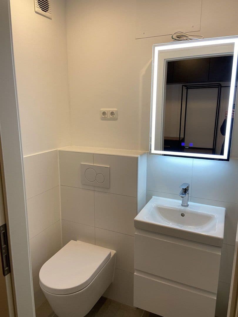 Pronájem bytu 1+1 22 m², Türkenstraße 80, München, Bavorsko Pronájem bytu 1+1 22 m², Türkenstraße 80, München, Bavorsko