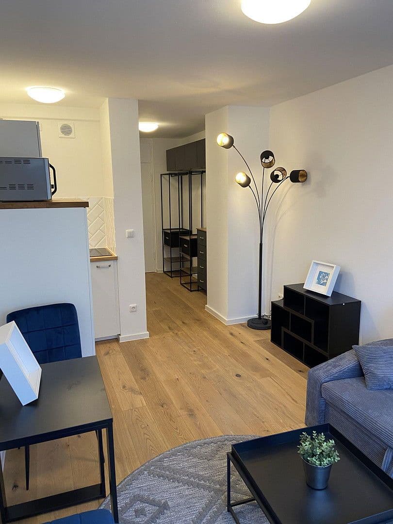 Pronájem bytu 1+1 22 m², Türkenstraße 80, München, Bavorsko Pronájem bytu 1+1 22 m², Türkenstraße 80, München, Bavorsko