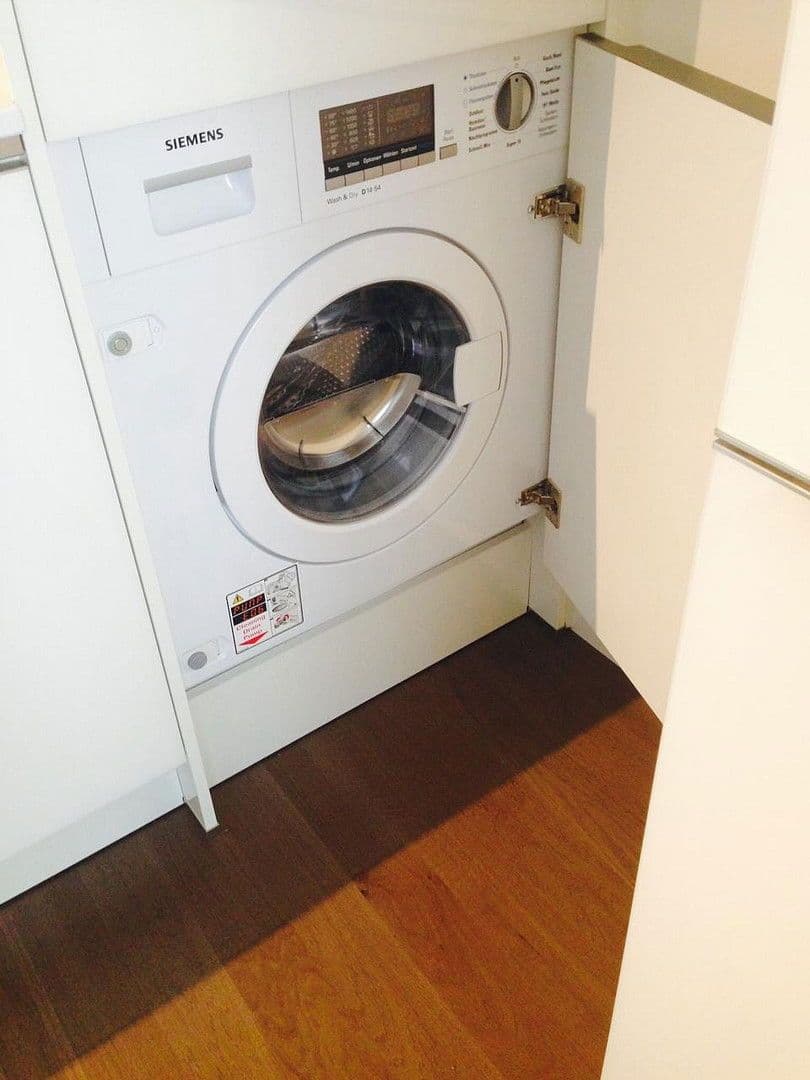 Pronájem bytu 1+1 21 m², Occamstr.5, München, Bavorsko Pronájem bytu 1+1 21 m², Occamstr.5, München, Bavorsko