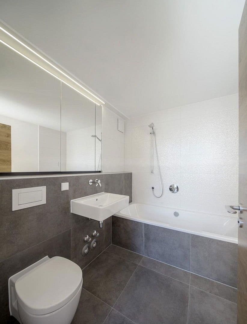 Pronájem bytu 4+1 103 m², Bunzlauer Str.8, München, Bavorsko Pronájem bytu 4+1 103 m², Bunzlauer Str.8, München, Bavorsko