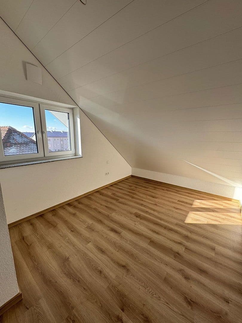 Pronájem bytu 3+1 85 m², Schützenstr. 4, Dinkelsbühl, Bavorsko Pronájem bytu 3+1 85 m², Schützenstr. 4, Dinkelsbühl, Bavorsko