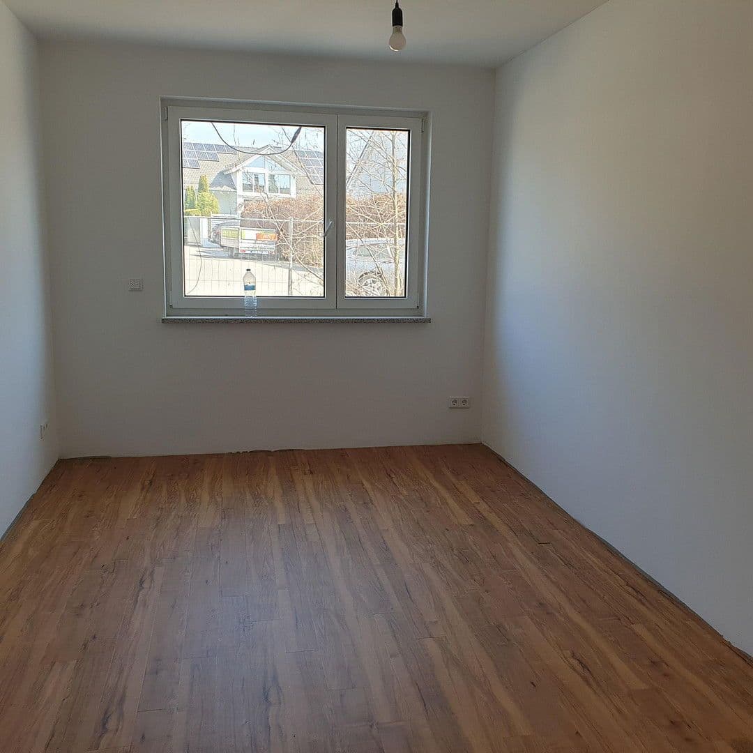 Pronájem bytu 3+1 88 m², Georg-Huber-Str. 14, Zorneding, Ortsteil Pöring, Bavorsko Pronájem bytu 3+1 88 m², Georg-Huber-Str. 14, Zorneding, Ortsteil Pöring, Bavorsko