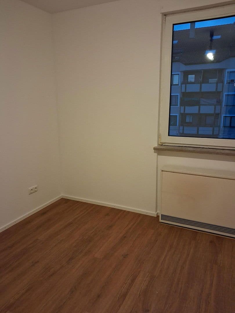 Pronájem bytu 3+1 95 m², Berg-am-Laim-Str. 60a, München, Bavorsko Pronájem bytu 3+1 95 m², Berg-am-Laim-Str. 60a, München, Bavorsko