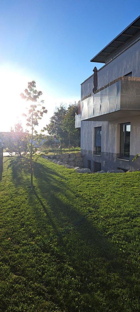 Pronájem bytu 3+1 88 m², Georg-Huber-Str. 14, Zorneding, Ortsteil Pöring, Bavorsko Pronájem bytu 3+1 88 m², Georg-Huber-Str. 14, Zorneding, Ortsteil Pöring, Bavorsko