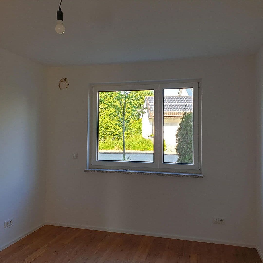 Pronájem bytu 3+1 88 m², Georg-Huber-Str. 14, Zorneding, Ortsteil Pöring, Bavorsko Pronájem bytu 3+1 88 m², Georg-Huber-Str. 14, Zorneding, Ortsteil Pöring, Bavorsko