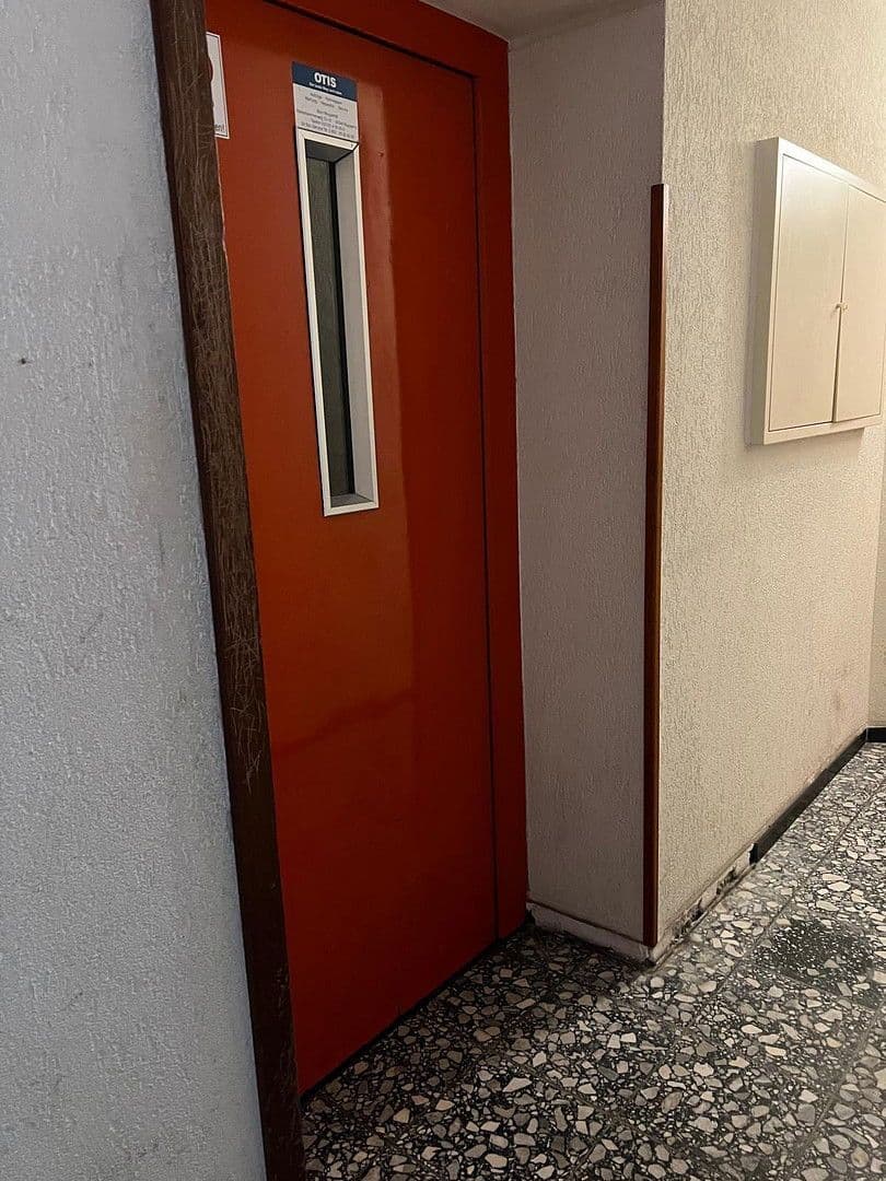 Pronájem bytu 4+1 90 m², Am Brögel 4, Wuppertal, Severní Porýní-Vestfálsko Pronájem bytu 4+1 90 m², Am Brögel 4, Wuppertal, Severní Porýní-Vestfálsko