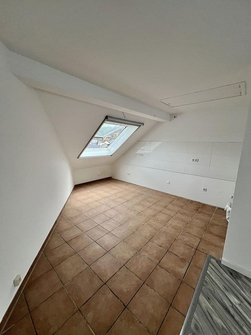Pronájem bytu 4+1 90 m², Am Brögel 4, Wuppertal, Severní Porýní-Vestfálsko Pronájem bytu 4+1 90 m², Am Brögel 4, Wuppertal, Severní Porýní-Vestfálsko