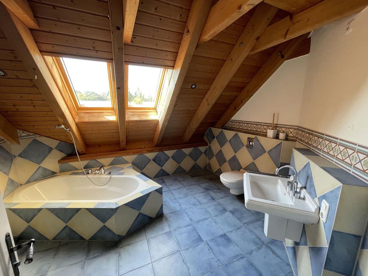 Prodej domu 206 m², pozemek 3.567 m², Huntestrasse 7, Friesoythe, Dolní Sasko Prodej domu 206 m², pozemek 3.567 m², Huntestrasse 7, Friesoythe, Dolní Sasko