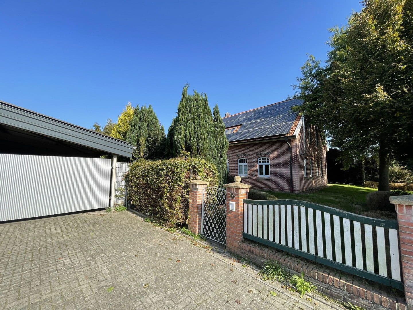 Prodej domu 206 m², pozemek 3.567 m², Huntestrasse 7, Friesoythe, Dolní Sasko Prodej domu 206 m², pozemek 3.567 m², Huntestrasse 7, Friesoythe, Dolní Sasko