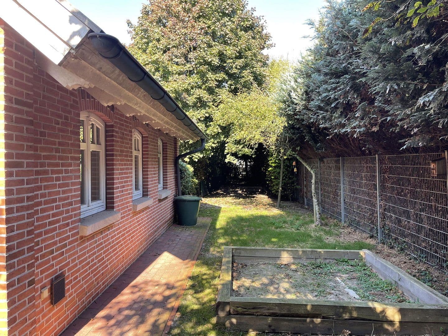 Prodej domu 206 m², pozemek 3.567 m², Huntestrasse 7, Friesoythe, Dolní Sasko Prodej domu 206 m², pozemek 3.567 m², Huntestrasse 7, Friesoythe, Dolní Sasko