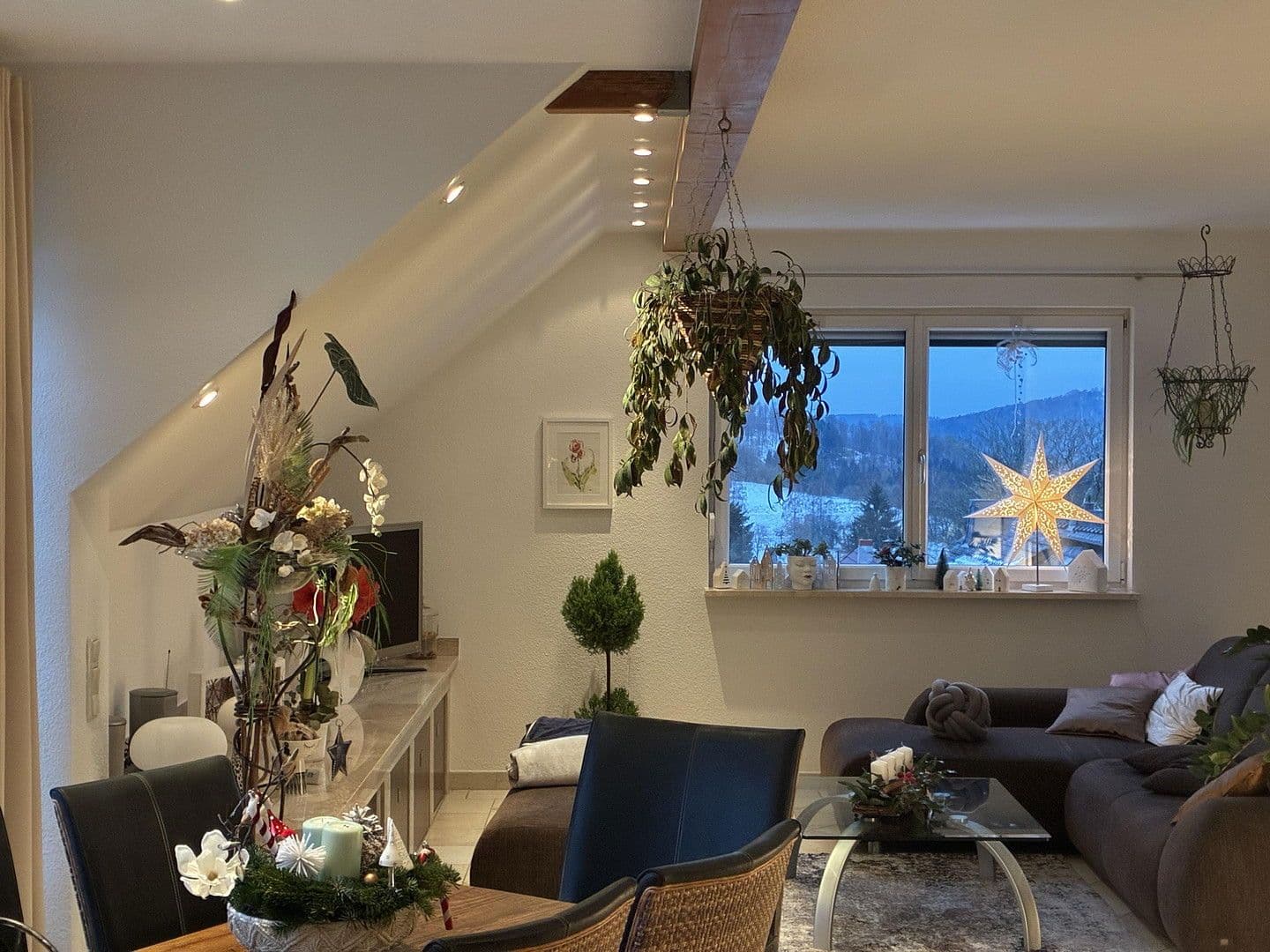 Prodej bytu 4+1 105 m², Suhl, Durynsko Prodej bytu 4+1 105 m², Suhl, Durynsko