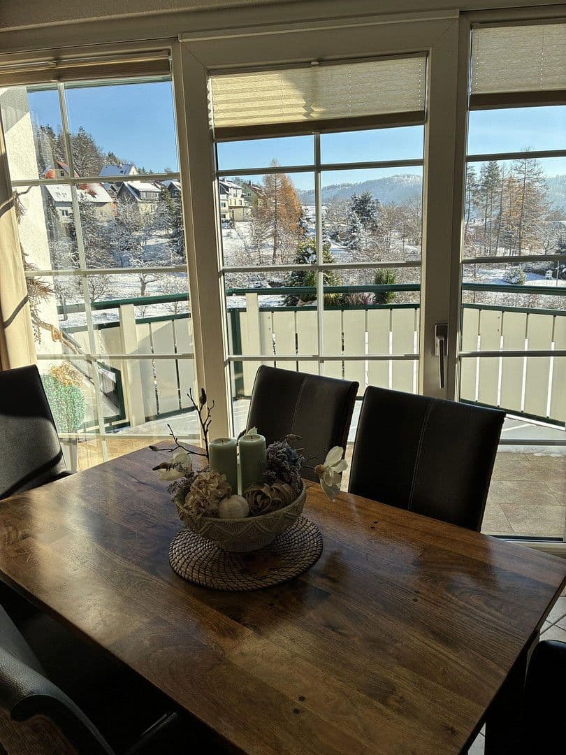 Prodej bytu 4+1 105 m², Suhl, Durynsko Prodej bytu 4+1 105 m², Suhl, Durynsko