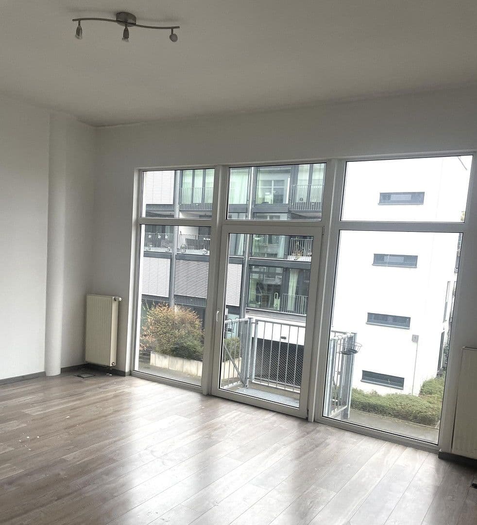 Pronájem bytu 1+1 35 m², Heinrich-Hoerle-Straße X, Hürth, Severní Porýní-Vestfálsko Pronájem bytu 1+1 35 m², Heinrich-Hoerle-Straße X, Hürth, Severní Porýní-Vestfálsko