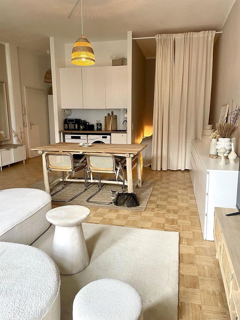 Pronájem bytu 1+1 35 m², Heinrich-Hoerle-Straße X, Hürth, Severní Porýní-Vestfálsko Pronájem bytu 1+1 35 m², Heinrich-Hoerle-Straße X, Hürth, Severní Porýní-Vestfálsko