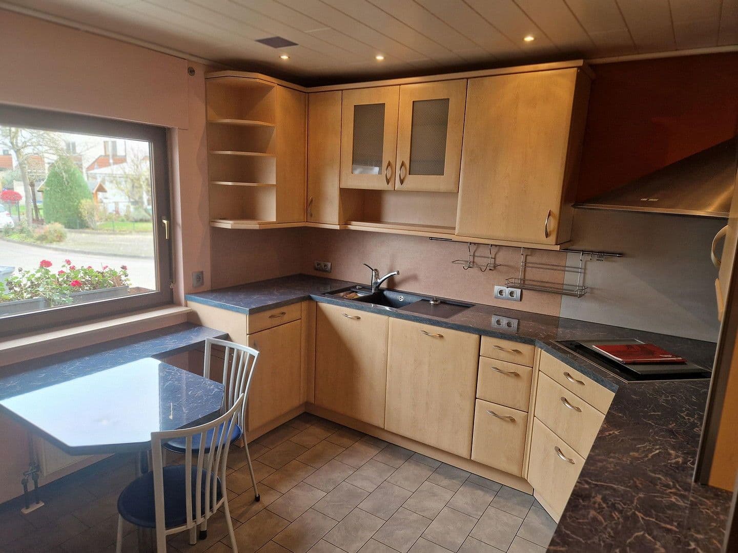 Prodej domu 144 m², pozemek 737 m², Kehl, Bádensko-Württembersko Prodej domu 144 m², pozemek 737 m², Kehl, Bádensko-Württembersko