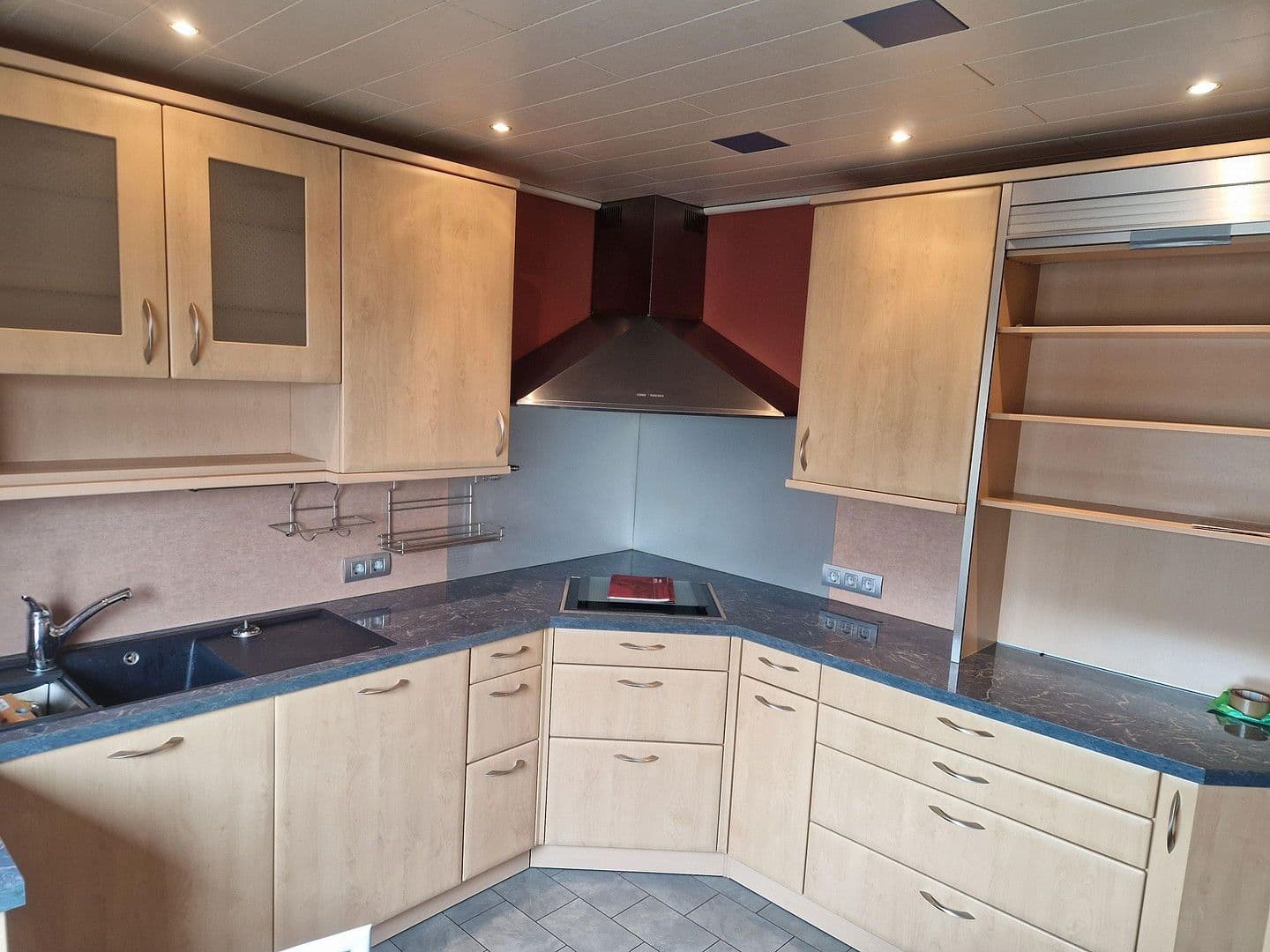 Prodej domu 144 m², pozemek 737 m², Kehl, Bádensko-Württembersko Prodej domu 144 m², pozemek 737 m², Kehl, Bádensko-Württembersko