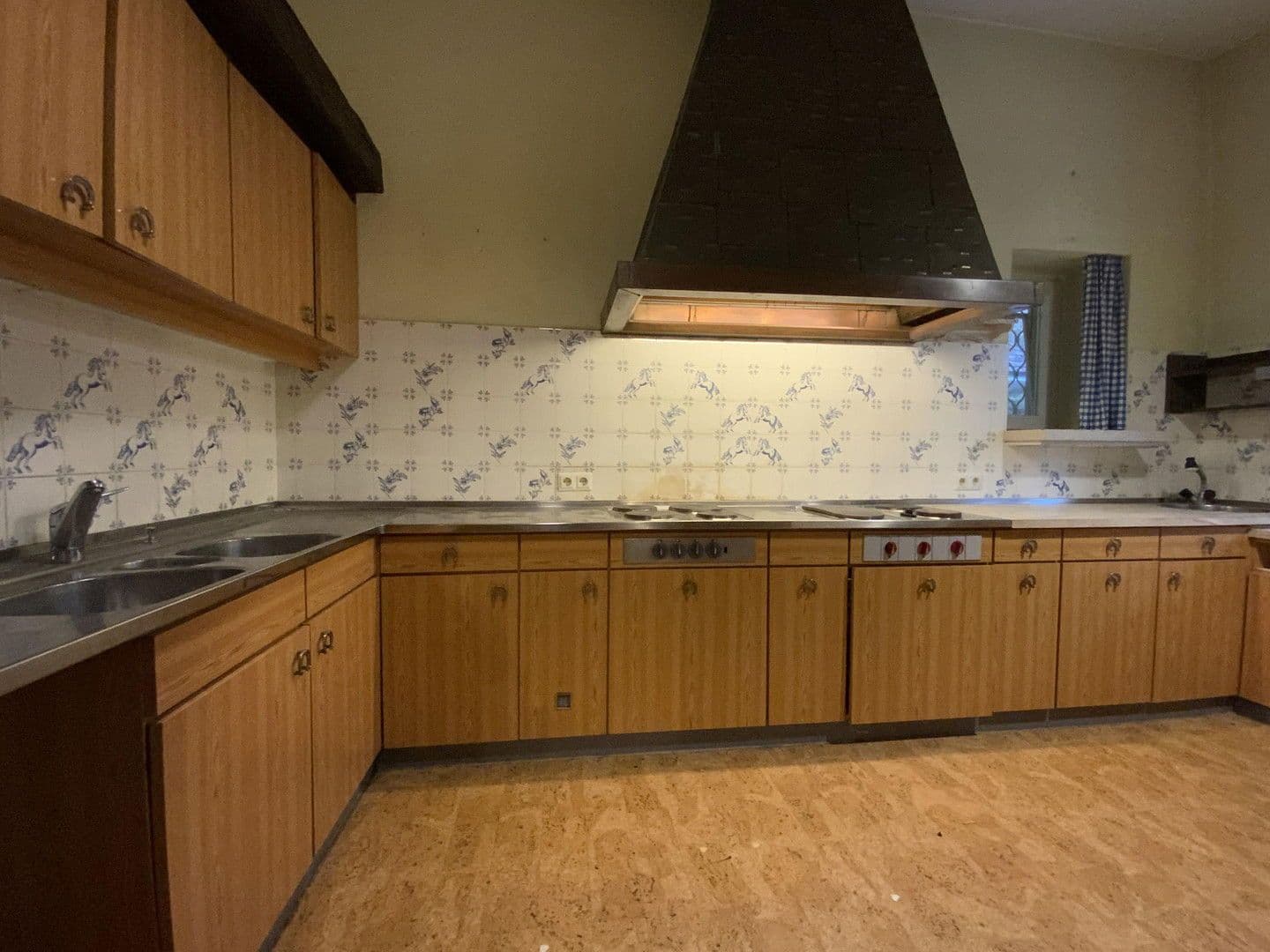 Prodej domu 872 m², pozemek 25.421 m², Sankt Veit an der Glan, Korutany Prodej domu 872 m², pozemek 25.421 m², Sankt Veit an der Glan, Korutany