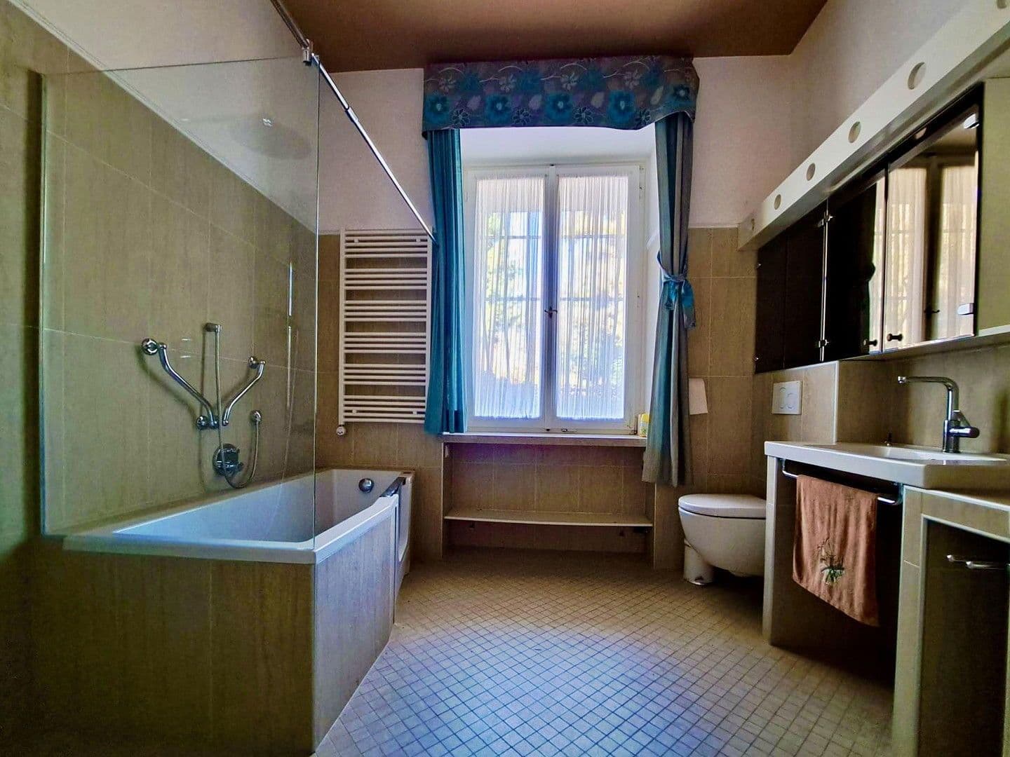 Prodej domu 872 m², pozemek 25.421 m², Sankt Veit an der Glan, Korutany Prodej domu 872 m², pozemek 25.421 m², Sankt Veit an der Glan, Korutany