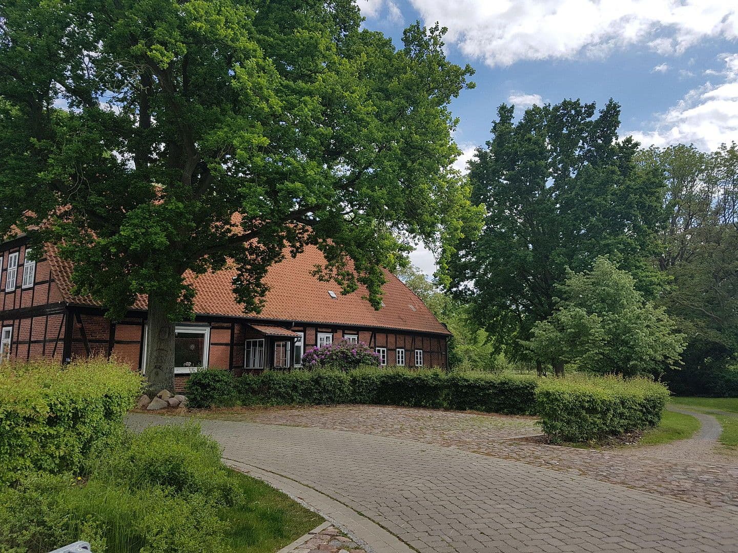 Prodej domu 210 m², pozemek 6.624 m², Zum Kirchplatz 14, Bleckede, Dolní Sasko Prodej domu 210 m², pozemek 6.624 m², Zum Kirchplatz 14, Bleckede, Dolní Sasko