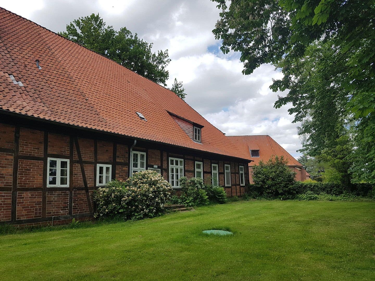 Prodej domu 210 m², pozemek 6.624 m², Zum Kirchplatz 14, Bleckede, Dolní Sasko Prodej domu 210 m², pozemek 6.624 m², Zum Kirchplatz 14, Bleckede, Dolní Sasko