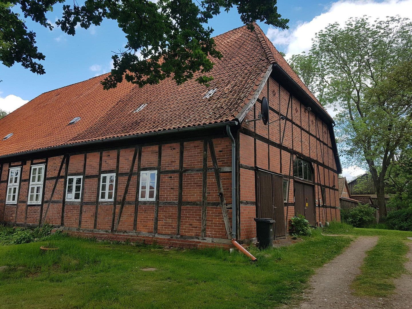 Prodej domu 210 m², pozemek 6.624 m², Zum Kirchplatz 14, Bleckede, Dolní Sasko Prodej domu 210 m², pozemek 6.624 m², Zum Kirchplatz 14, Bleckede, Dolní Sasko