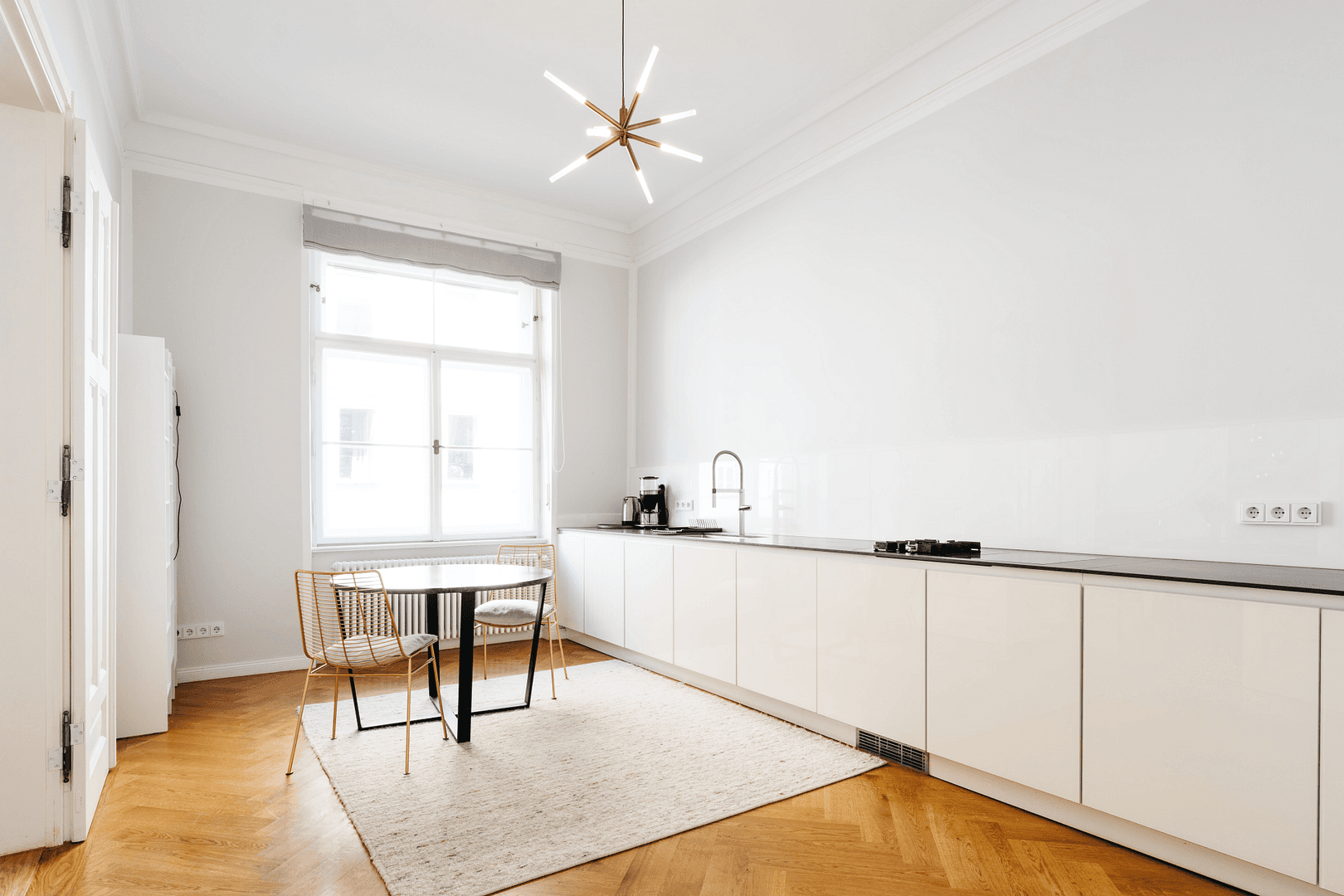 Pronájem bytu 5+1 165 m², Rumfordstraße 6, München, Bavorsko Pronájem bytu 5+1 165 m², Rumfordstraße 6, München, Bavorsko
