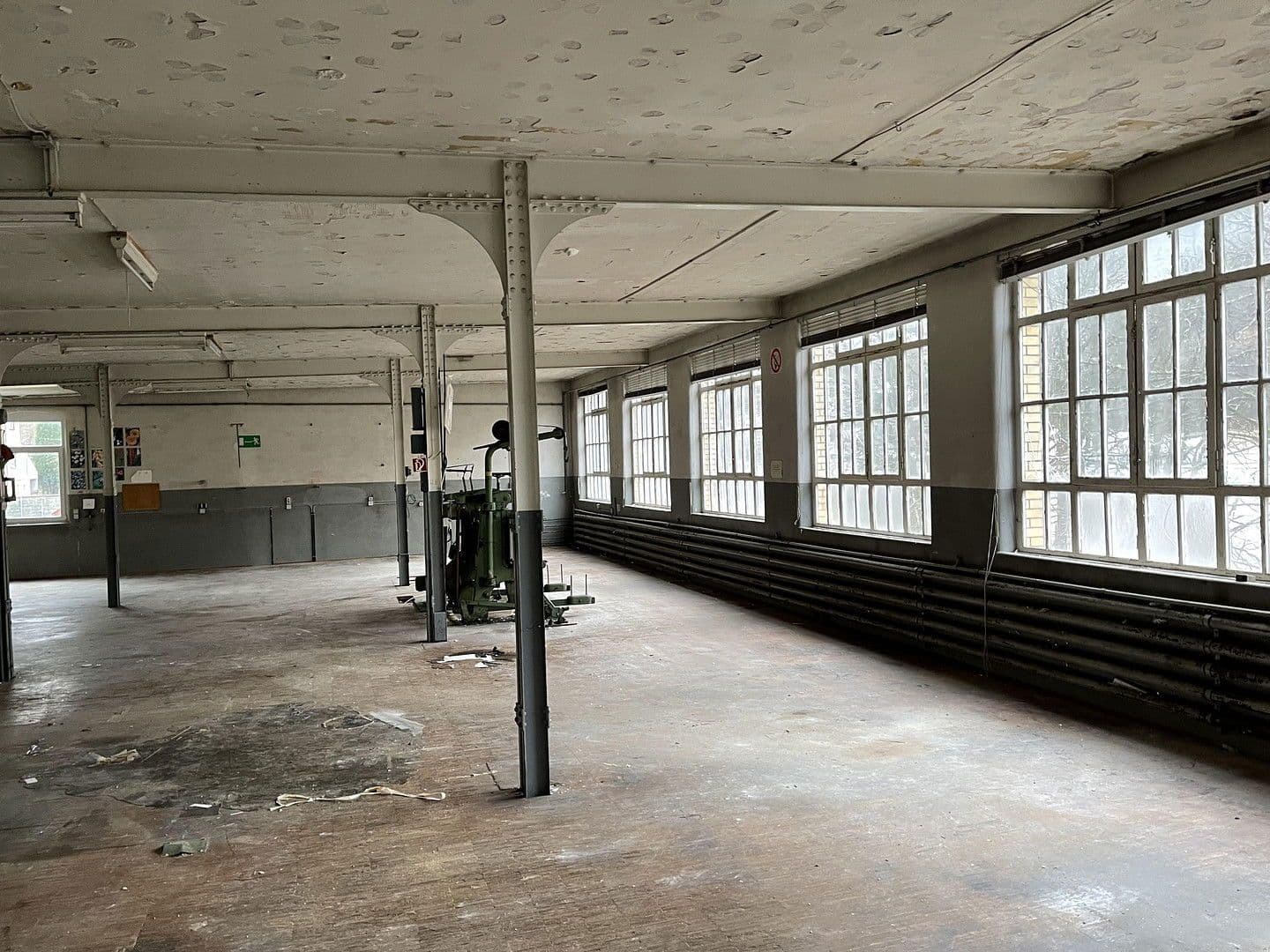 Prodej nebytového prostoru 2.763 m², Schiltachstraße 61 + 59, Schramberg, Bádensko-Württembersko Prodej nebytového prostoru 2.763 m², Schiltachstraße 61 + 59, Schramberg, Bádensko-Württembersko