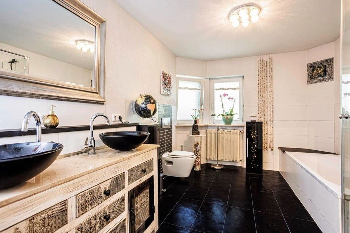 Prodej domu 406 m², pozemek 631 m², Augster Strasse 4, Rheinfelden (Baden), Bádensko-Württembersko Prodej domu 406 m², pozemek 631 m², Augster Strasse 4, Rheinfelden (Baden), Bádensko-Württembersko