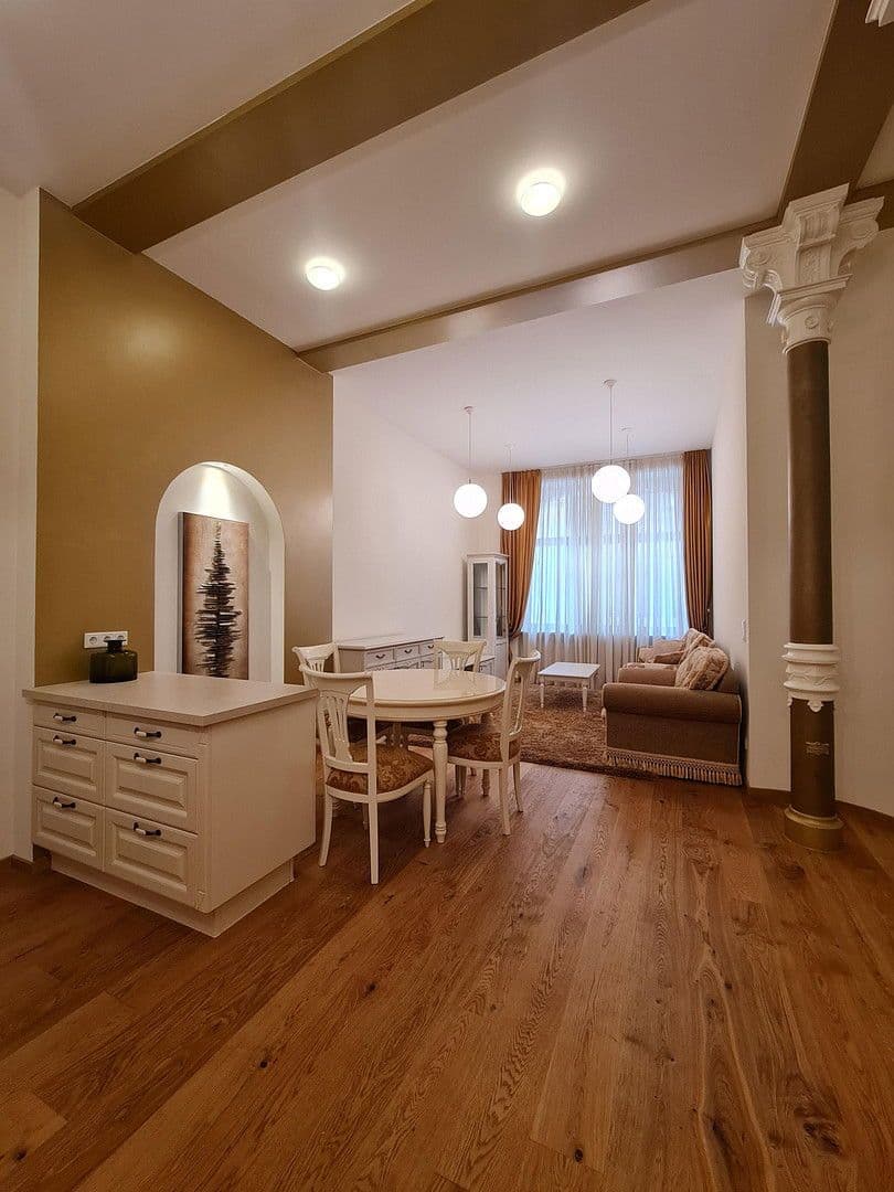 Prodej bytu 3+1 103 m², Baden-Baden, Bádensko-Württembersko Prodej bytu 3+1 103 m², Baden-Baden, Bádensko-Württembersko