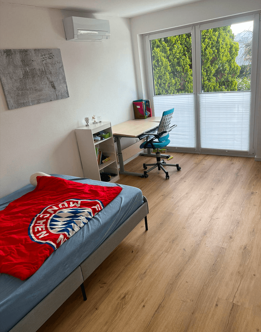 Pronájem domu 185 m², pozemek 222 m², Offenburg, Bádensko-Württembersko Pronájem domu 185 m², pozemek 222 m², Offenburg, Bádensko-Württembersko