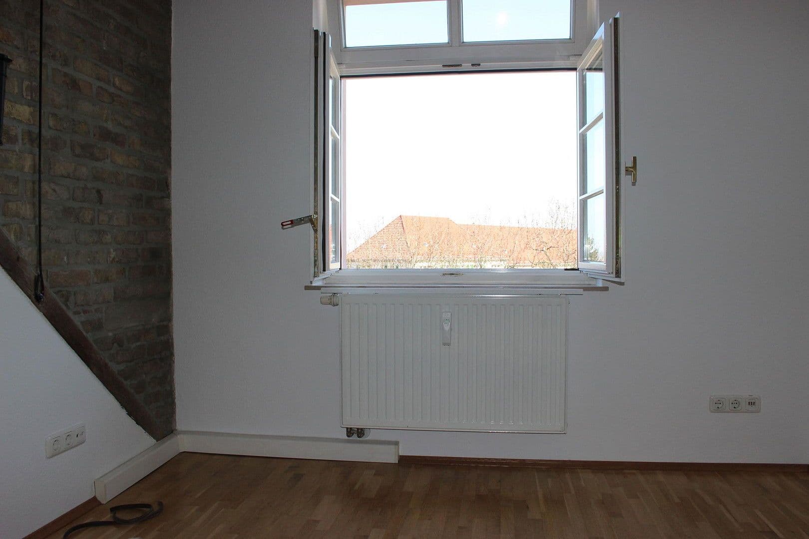 Pronájem bytu 1+kk 37 m², Nöthnitzer Straße 36, Dresden, Sasko Pronájem bytu 1+kk 37 m², Nöthnitzer Straße 36, Dresden, Sasko