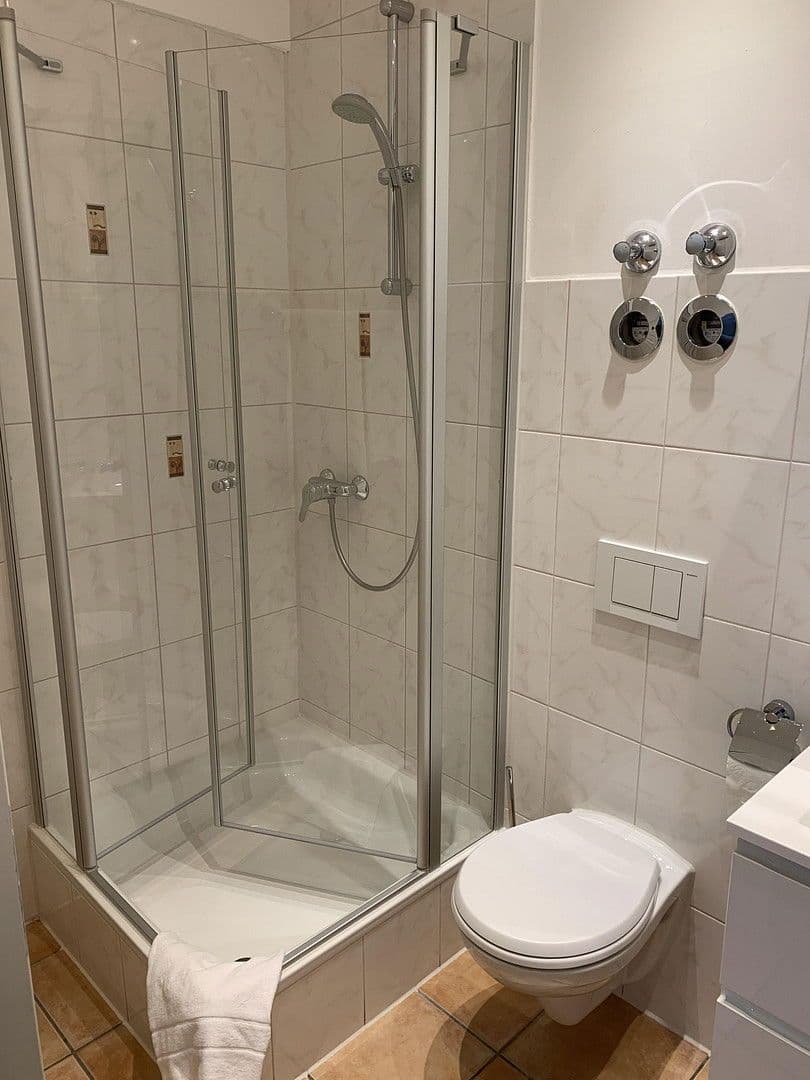 Pronájem bytu 1+1 25 m², Baldhamer Straße 72, Vaterstetten, Bavorsko Pronájem bytu 1+1 25 m², Baldhamer Straße 72, Vaterstetten, Bavorsko