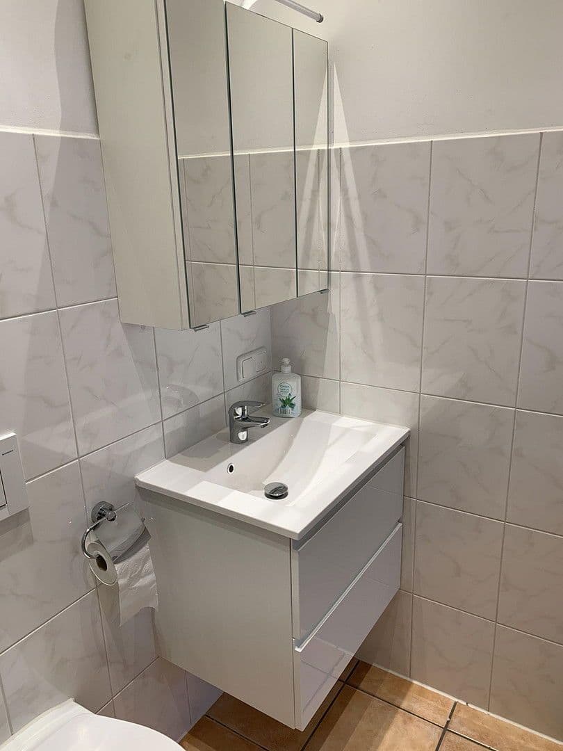 Pronájem bytu 1+1 25 m², Baldhamer Straße 72, Vaterstetten, Bavorsko Pronájem bytu 1+1 25 m², Baldhamer Straße 72, Vaterstetten, Bavorsko