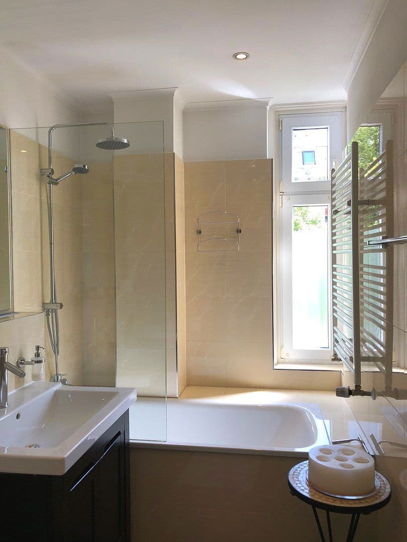 Pronájem bytu 2+1 68 m², Dom-Petro-Straße, München, Bavorsko Pronájem bytu 2+1 68 m², Dom-Petro-Straße, München, Bavorsko